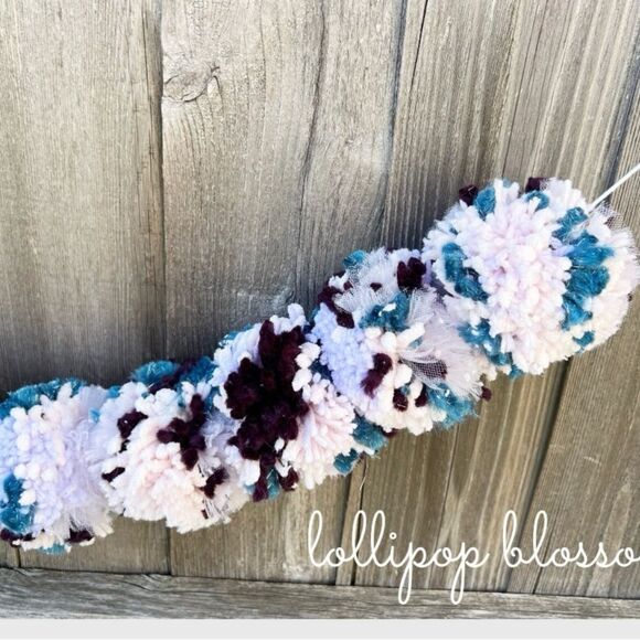 Colorful Pom Pom Garland - Picture 6 of 6